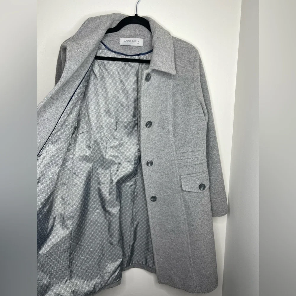 Anne Klein lambswool & cashmere long coat. Size 8. Gray with satin soft lining. - Picture 6 of 8